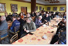 Pohled do zaplněného sálu