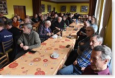 Pohled do zaplněného sálu